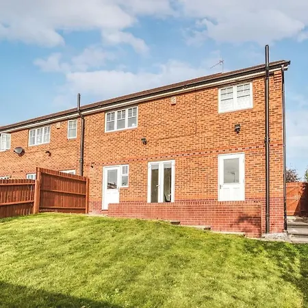 The Escape Villa Nottingham Exterior photo